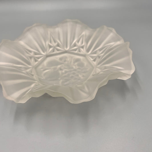 Frosted Pressed Glass Fruit Bowl with Ruffled Edge – Vintage Decorative Dish, 11.5 oz